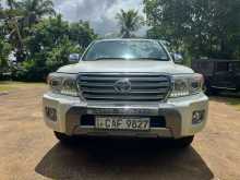 Toyota Land Cruiser V8 2013 SUV