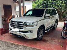 Toyota Land Cruiser Sahara VX V8 2017 SUV