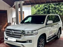 Toyota Land Cruisers VX V8 2017 SUV