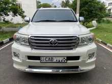 Toyota Land Cruiser V8 2013 SUV
