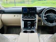 https://riyasewana.com/uploads/toyota-landcruiser-lc300-16184400515.jpg