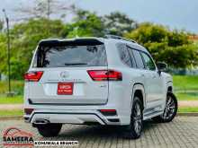 https://riyasewana.com/uploads/toyota-landcruiser-lc300-6113820415.jpg