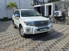 Toyota Land Cruiser V8 2013 SUV