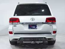 https://riyasewana.com/uploads/toyota-landcruiser-v8-2016-1216160112342.jpg