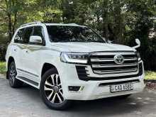 Toyota Land Cruiser V8 2013 SUV