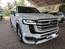 Toyota Lc 300 2025 SUV