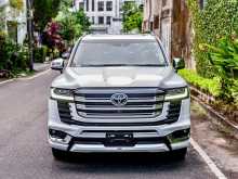 Toyota Land Cruiser 300 V6 2024 SUV