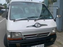 Toyota Dolphin LH102 1991 Van