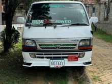 Toyota LH102 1990 Van