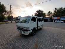 Toyota Dolphin LH102 1991 Van