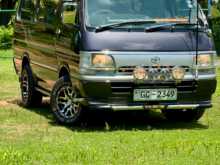 Toyota LH 103 Super GL 1995 Van