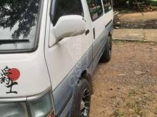 Toyota Dolphin LH119 1990 Van