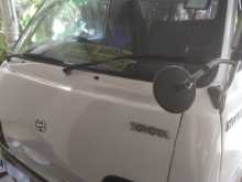 Toyota LH30 1982 Van