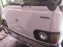 Toyota LH30 1982 Van