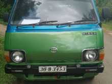 Toyota LH30 1988 Van