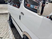 Toyota LH103 1995 Van
