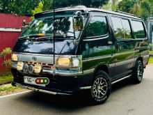 Toyota LH103 Super GL 1995 Van