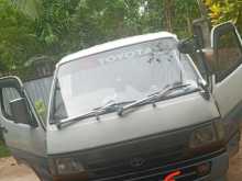 Toyota Lh113 1993 Van