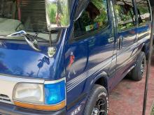 Toyota LH113 2002 Van