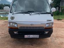 Toyota LH113 Dolphin 1992 Van