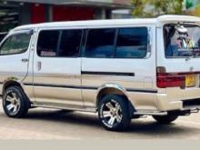 Toyota Dolphin LH113 1995 Van