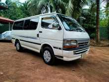 Toyota LH113 Super GL Dolphin Hiace 1995 Van