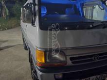 Toyota Dolphin LH162 2001 Van