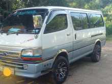 Toyota LH172 1999 Van