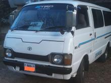 Toyota LH30v Long 1980 Van