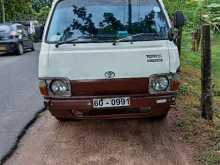 Toyota LH40 1984 Van