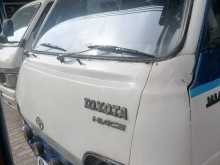 Toyota LH40B 1982 Van