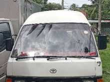 Toyota LH70 1987 Van