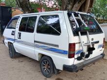 Toyota LiteAce 1986 Van