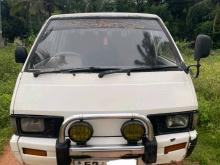 Toyota LiteAce 1987 Van