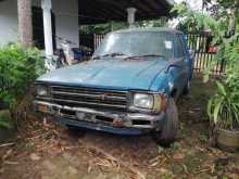 Toyota LN40 1983 Crew Cab