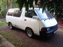 Toyota Lotto 1995 Van