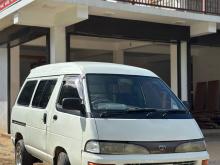 Toyota Lotto 1996 Van