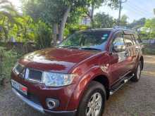 Mitsubishi Montero 2012 SUV