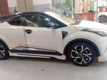 Toyota CHR NGX10 2018 SUV