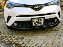 Toyota CHR NGX50 2018 SUV