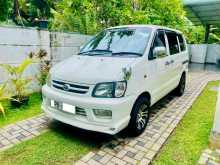 Toyota Noah 2001 Van