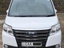 Toyota Noah 2014 Van