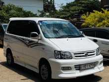 Toyota Noah 2000 Van