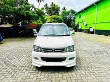 Toyota Noah 2000 Van