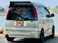Toyota Noah 2001 Van