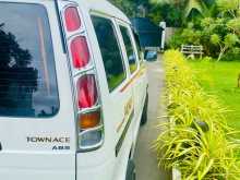 https://riyasewana.com/uploads/toyota-noah-2002-3114480012904.jpg