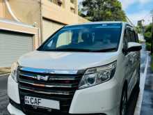 Toyota Noah 2014 Van