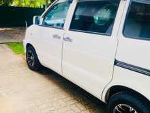 https://riyasewana.com/uploads/toyota-noah-cr42-2001-2220132012902.jpg