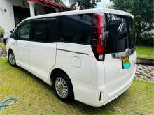 https://riyasewana.com/uploads/toyota-noah-hybrid-2812163722263.jpg
