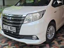 Toyota Noah Hybrid 2014 Van